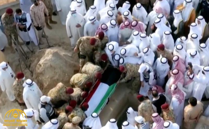 شاهد .. مراسم دفن جثمان أمير الكويت الراحل صباح الأحمد في مقبرة الصليبيخات