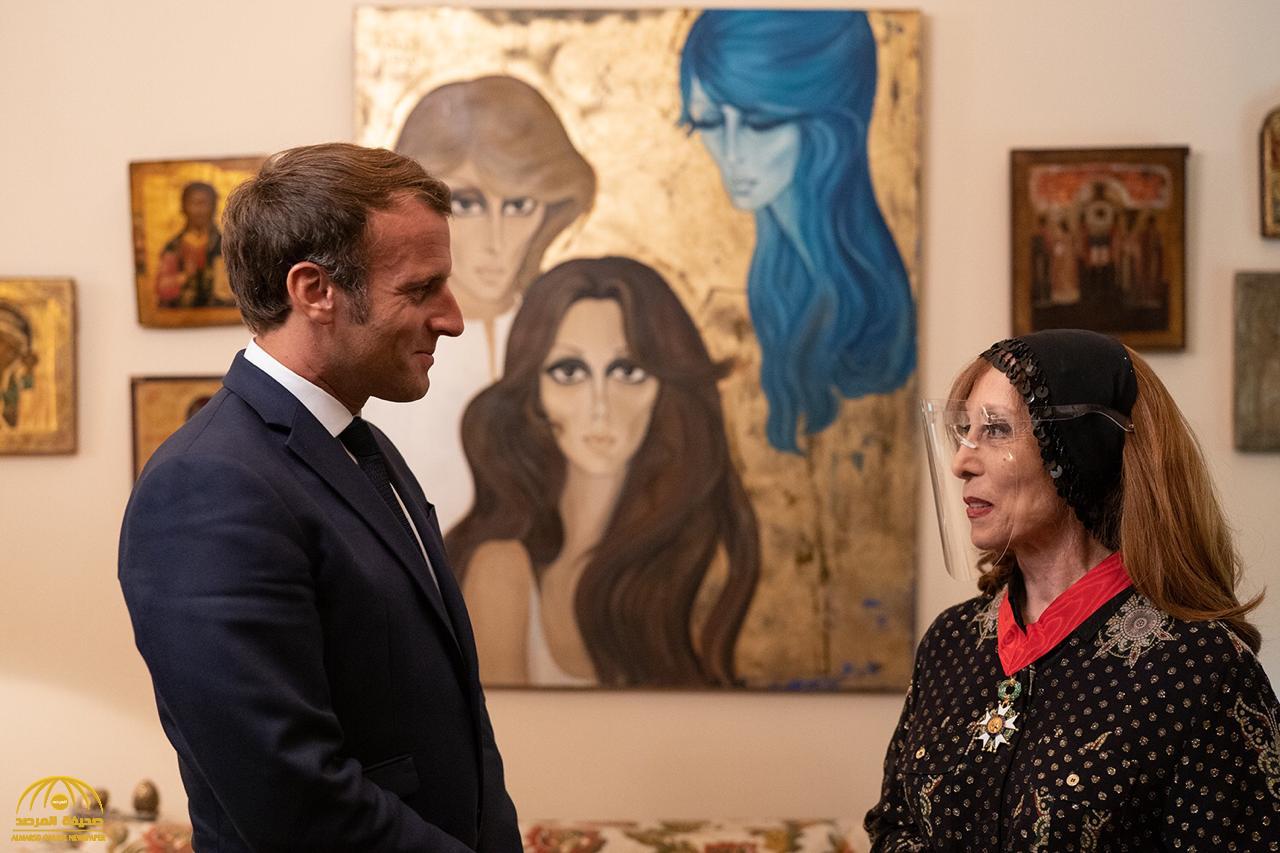 شاهد أول صور للفنانة " فيروز" أثناء استقبال  الرئيس الفرنسي  في منزلها