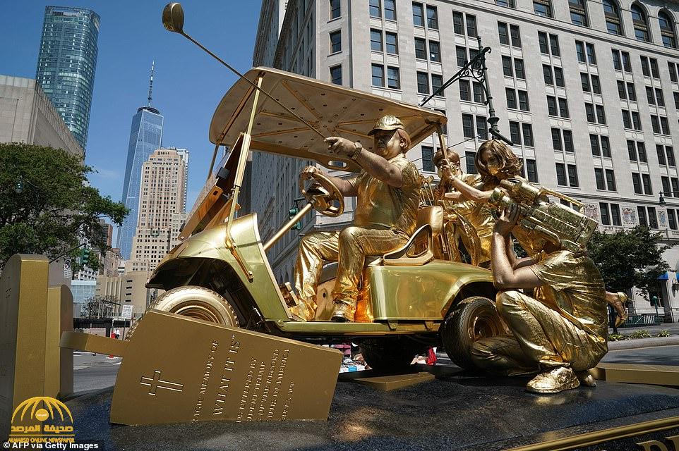 كورونا والقبور والجولف .. ما قصة تمثال ترامب الذهبي الذي يريد الرئيس الأمريكي هدمه؟-صور