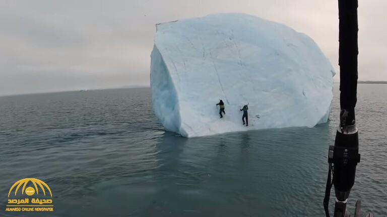 فيديو  مخيف.. شاهد : كتلة من الجليد تنقلب بمغامرين في المحيط المتجمد الشمالي
