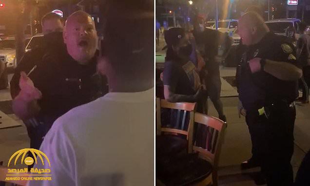 شرطي أمريكي يستفز رجل أسود بكلمة عنصرية : "يا نقر".. شاهد ردة فعل الأخير!