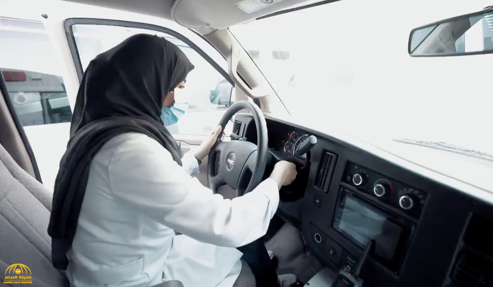 فيديو .. سائقة  الإسعاف  "سارة العنزي" تروي قصة بداية عملها والصعوبات التي واجهتها أثناء قيادة السيارة !