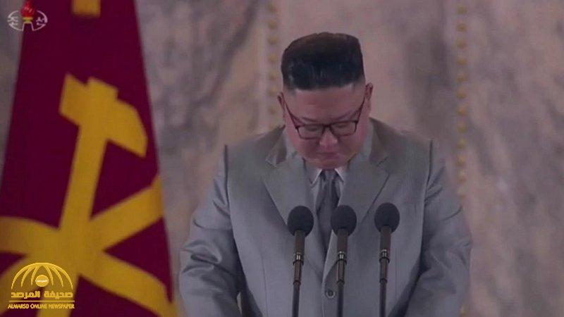 سبب "مفاجئ" يدفع رئيس كوريا الشمالية للبكاء الشديد أمام أنصاره في واقعة "نادرة" !