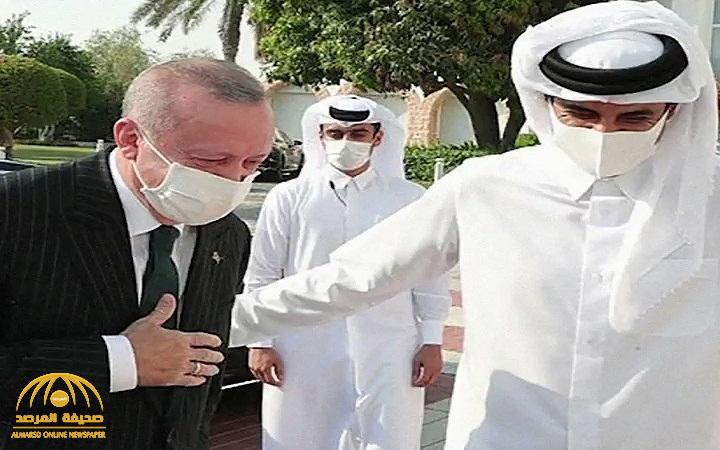 شاهد: أردوغان ينحني لأمير قطر .. وزعيم المعارضة التركية يعلق : "من أجل المال!"