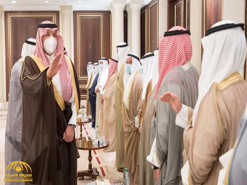 بالصور.. أمير الكويت يستقبل عدداً من الأمراء المعزين في وفاة الشيخ صباح