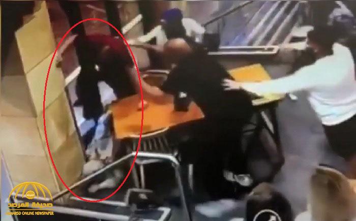 تفاصيل الحكم على رجل ظهر في فيديو  "لكم  وداس رأس" امرأة مسلمة حامل داخل مطعم بأستراليا
