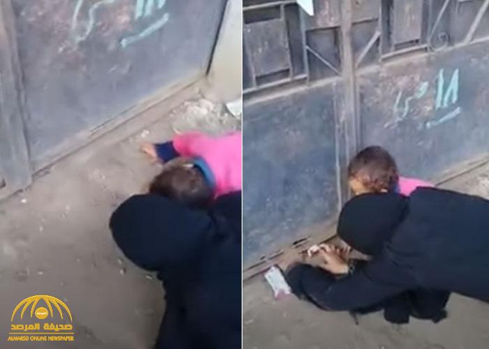 بالفيديو .. السلطات المصرية تعثر على امرأة مسنة محبوسة داخل منزل مغلق بالسلاسل .. وهوية الجاني مفاجأة !