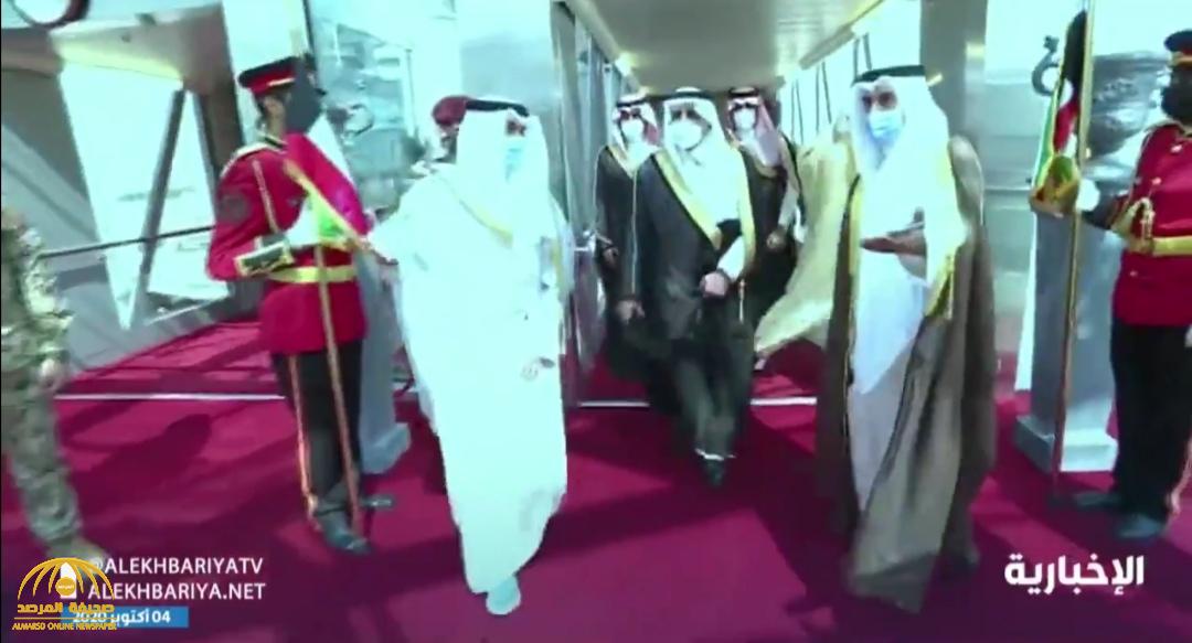 شاهد.. أمير تبوك وعدد من الأمراء يقدمون العزاء لأمير ‎الكويت في وفاة الشيخ صباح
