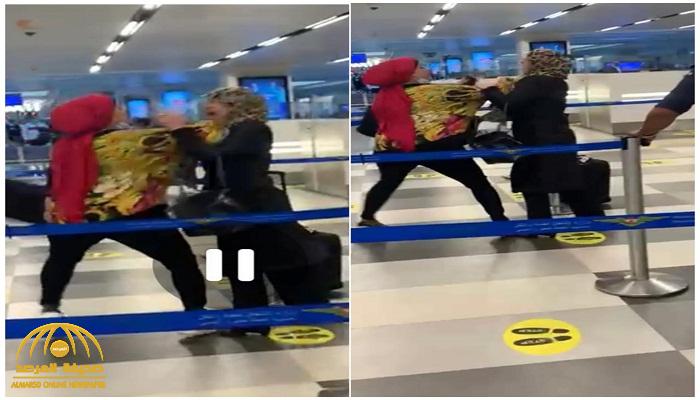 شاهد :  مشاجرة وصفع متبادل بين سيدتين محجبتين داخل مطار بيروت