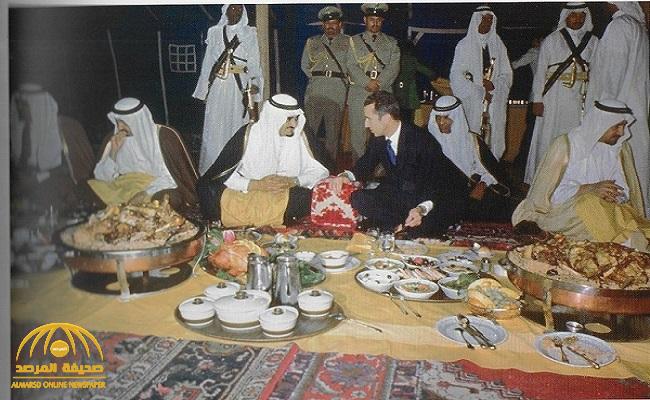 شاهد.. صورة تاريخية  تجمع الملك خالد بن عبدالعزيز مع ملك بلجيكا على مأدبة عشاء.. والكشف عن تاريخها ومكانها