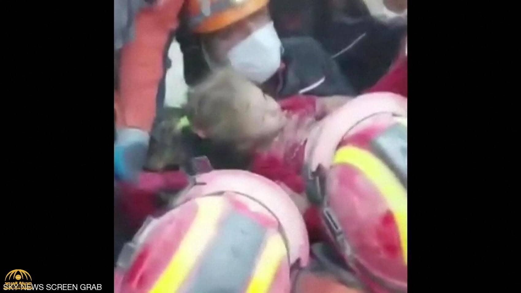 شاهد: إنقاذ طفلتين من تحت أنقاض زلزال  تركيا