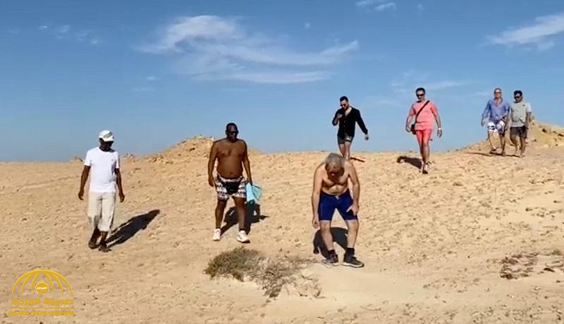 فيديو جديد لـ"الوليد بن طلال" في جزيرة بنيوم.. شاهد ماذا التقط من على الأرض أثناء ممارسة الجري؟