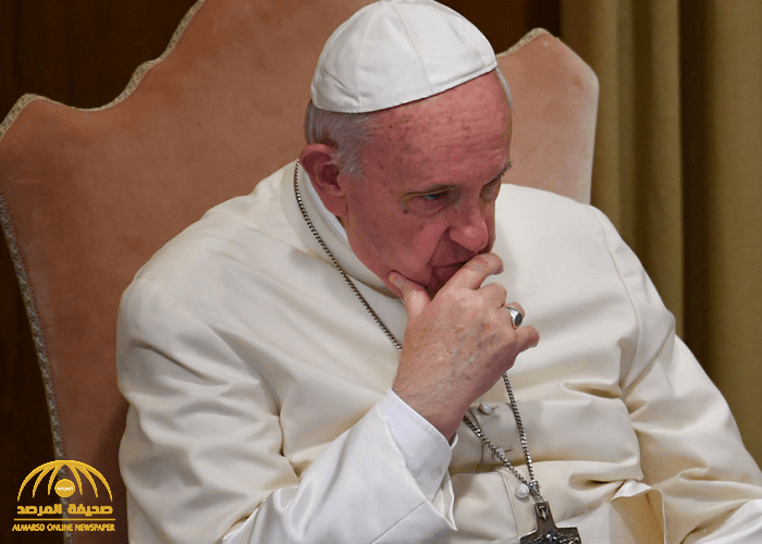 للمرة الثانية.. حساب “البابا فرنسيس” يضع علامة إعجاب على صورة لـ "فتاة" بملابس كاشفة.. و"الأخيرة" تعلق !