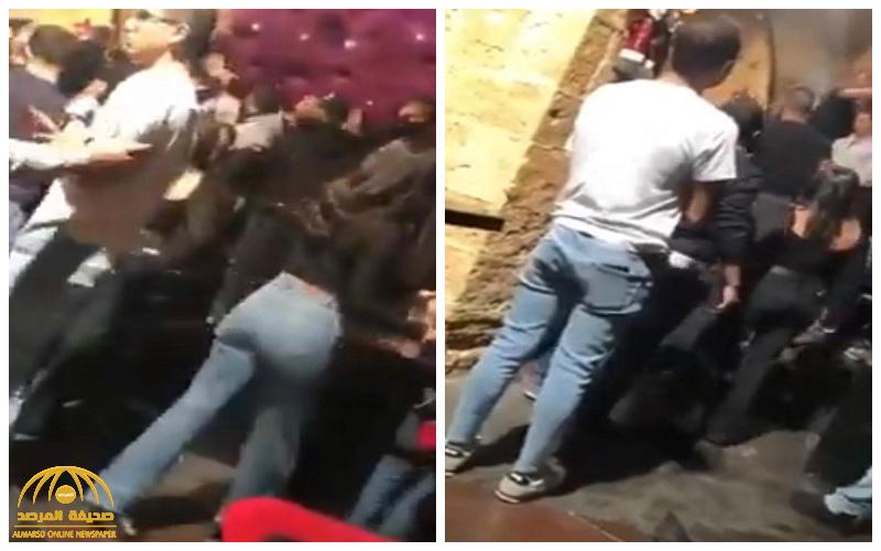 شاهد .. مشاجرة عنيفة بالكراسي داخل "مرقص"  في لبنان