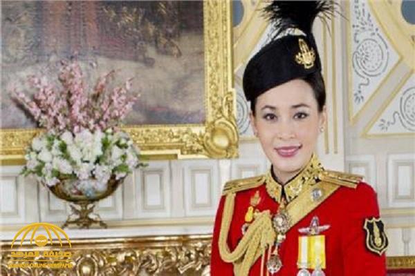 تسريب صور حميمية لعشيقة ملك تايلاند!