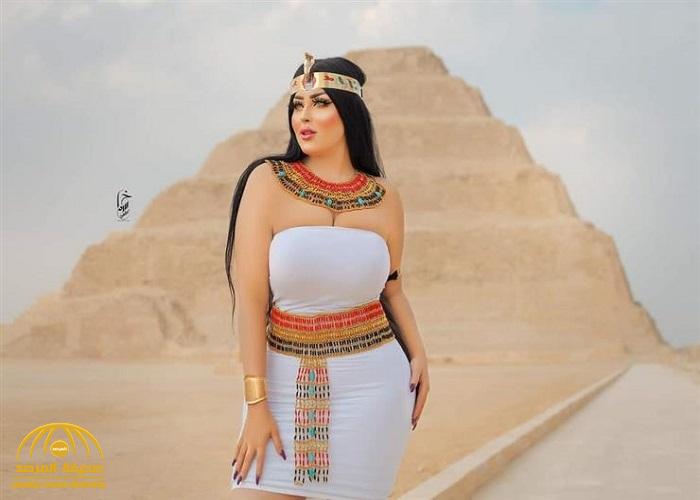 شاهد: أول صورة لعارضة الأزياء صاحبة "الزي الفرعوني" داخل النيابة المصرية