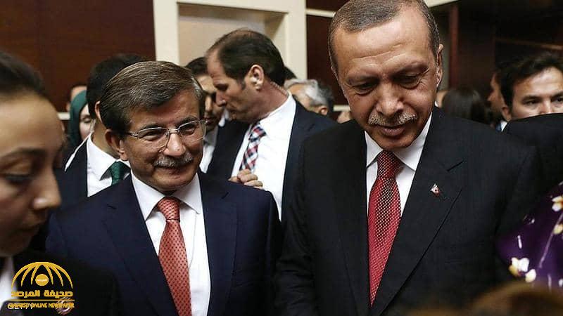 معارض "تركي" يوجه سؤالا لأردوغان بشأن الحاكم الحقيقي لتركيا.. ويشير إلى هذا الشخص !