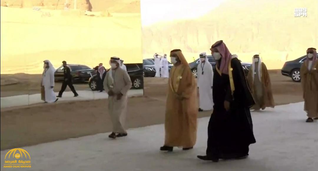 بالفيديو.. قادة ورؤساء دول الخليج يصلون إلى ‎قاعة مرايا لبدء انعقاد القمة الخليجية