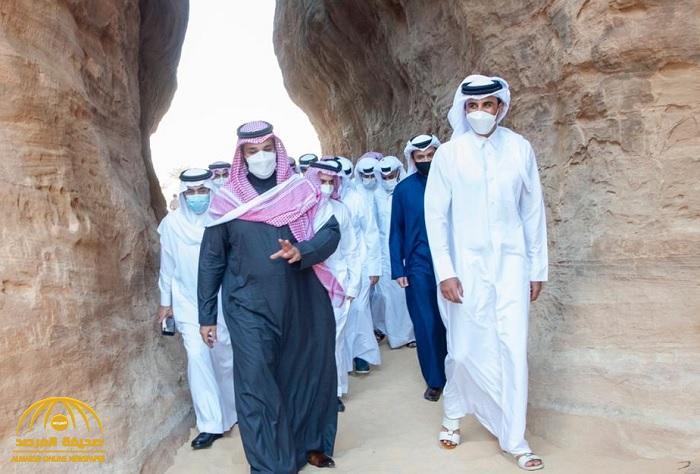 شاهد بالصور : ولي العهد يصطحب الشيخ تميم بن حمد في جولة على الأماكن الأثرية بالعلا
