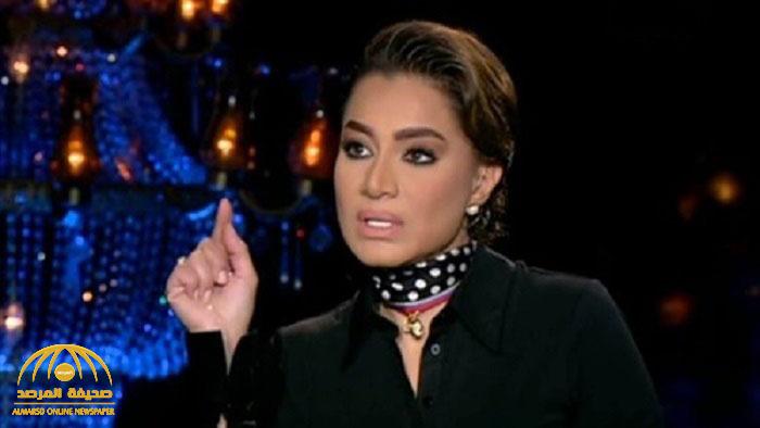 الإعلامية "بسمة وهبة" تشتم متابعة طالبتها بلبس الحجاب : اخرسي يا حشرية !
