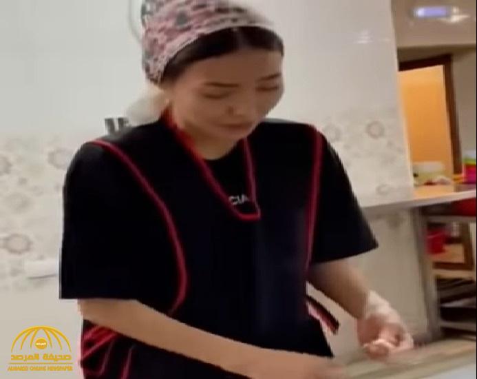 شاهد: ملكة جمال كازاخستان  تضطر للعمل في مقهى .. والسبب صادم!