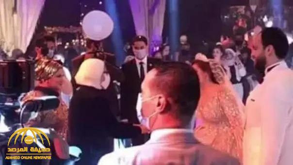 شاهد.. فيديو  لوزيرة الصحة المصرية في حفل زفاف رغم تزايد حالات كورونا في مصر