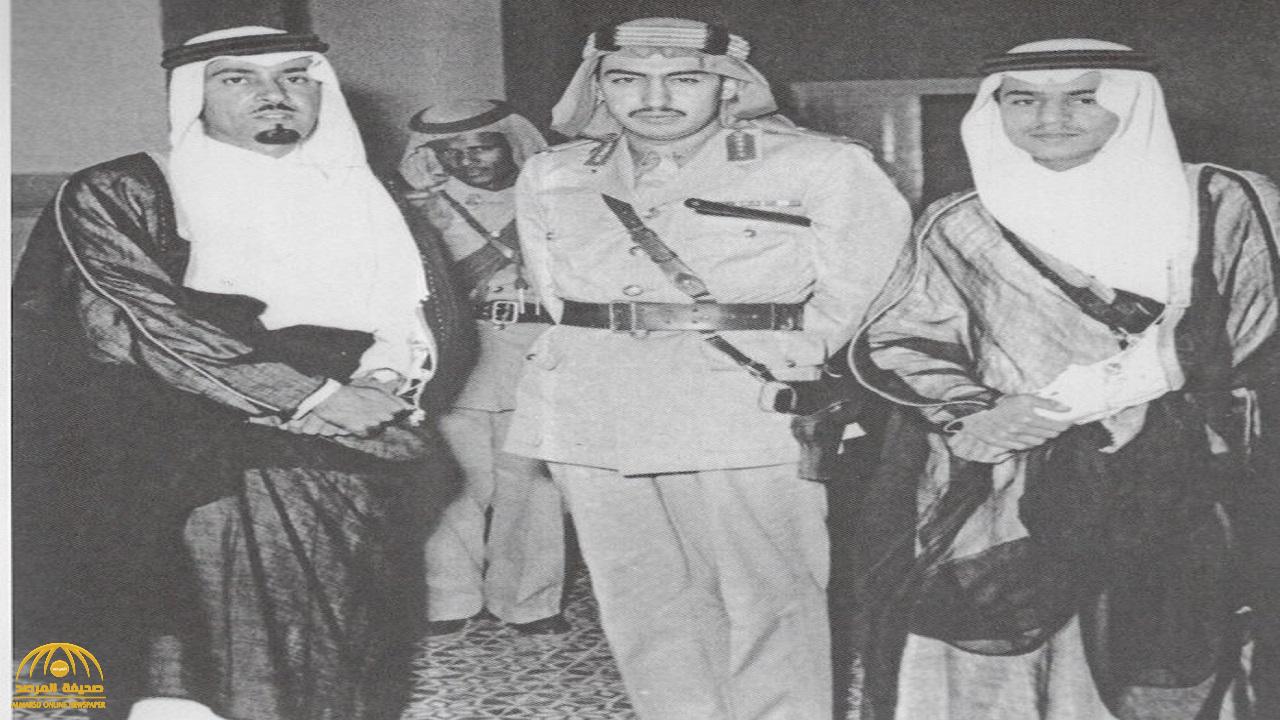 شاهد صورة نادرة للملك عبد الله قبل تولي الحكم.. الكشف عن تاريخها وأسماء الذين ظهروا معه