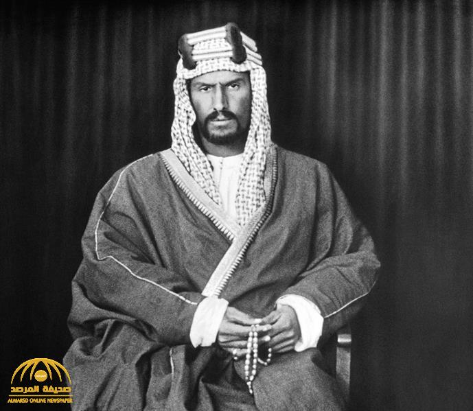 شاهد.. صورة نادرة التقطها شكسبير للملك عبدالعزيز أثناء زيارته للكويت.. والكشف عن تاريخها ومرافقيه في الرحلة!