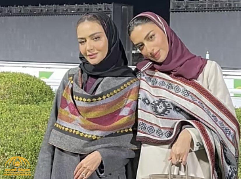 شاهد.. إطلالة "يارا النملة" مع والدتها في فعاليات كأس السعودية لسباق الخيل