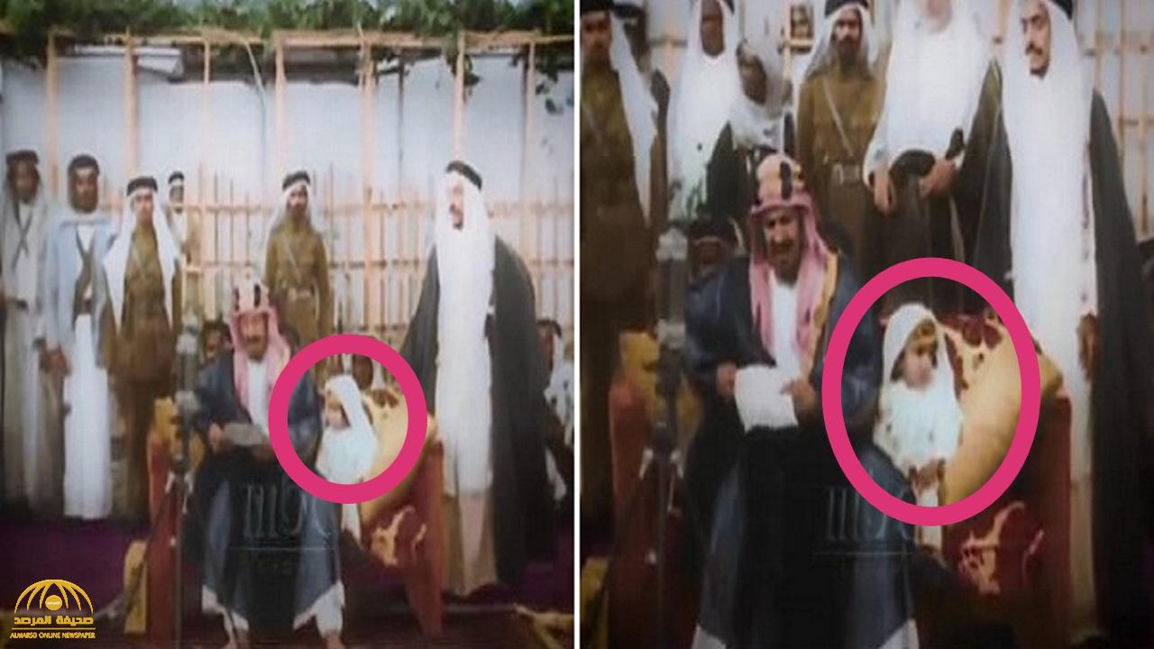 شاهد: فيديو نادر للملك سلمان في عمر 3 سنوات بجانب والده الملك عبدالعزيز وهو يلقي خطاباً