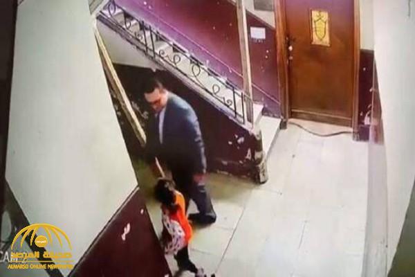 حقيقة صورة تجمع  المتحرش بـ"طفلة المعادي"  مع رجل دين مصري