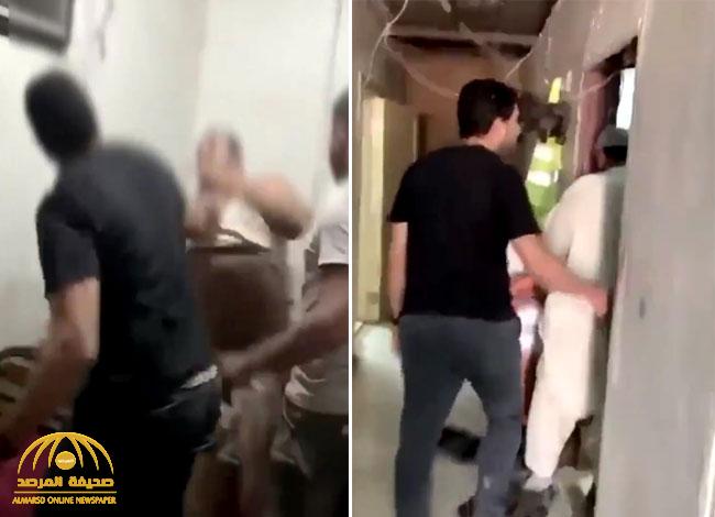 "أنا علي بابا كبير" .. شاهد: وافد عربي يعتدي على عامل آسيوي في مقر سكنه بالرياض