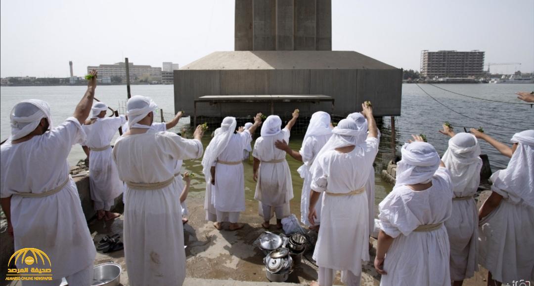 شاهد: معتنقو الديانة "المندائية" في العراق يحتفلون  بطقوس أيام النورانية في مياه نهر شط العرب