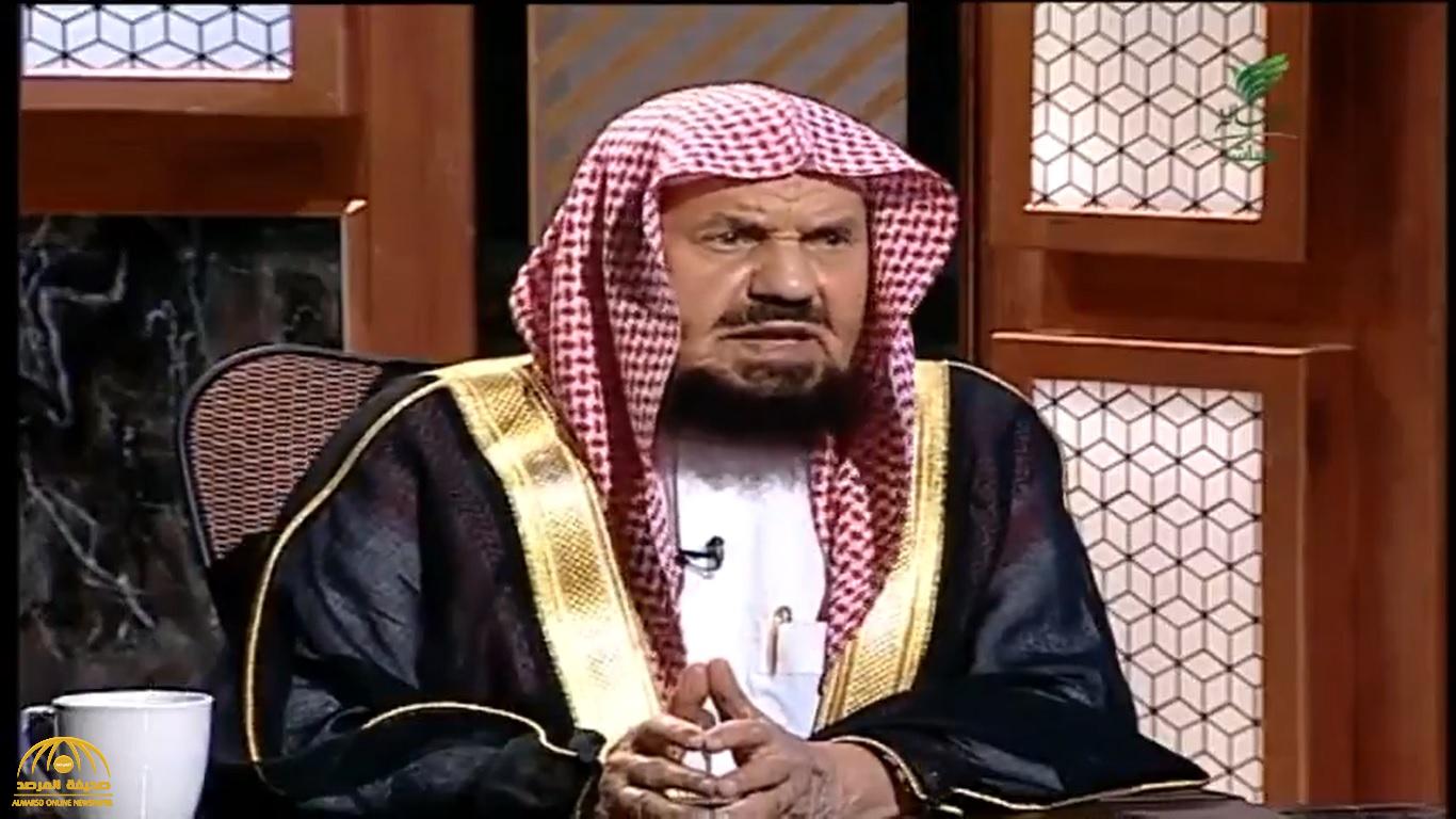 بالفيديو .. الشيخ "المنيع" يكشف عن حكم طلاق الزوجة من زوج "زاني"