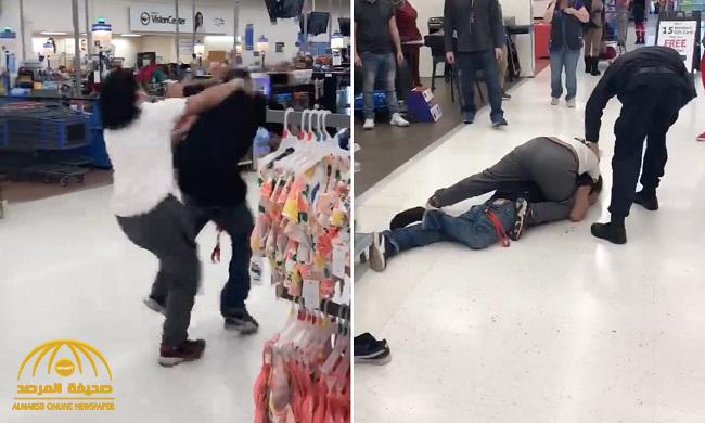 شاهد : مشاجرة عنيفة بالعصي بين المتسوقين داخل متجر شهير في واشنطن