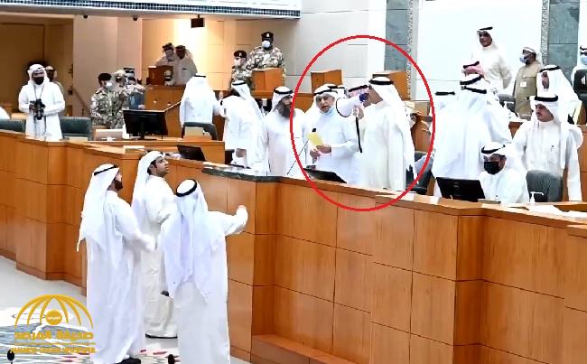 شاهد.. فيديو جديد لـ"هوشة" داخل مجلس الأمة الكويتي وصياح نائب عبر "مكبر الصوت": "هذا الطلب ما يمشي"