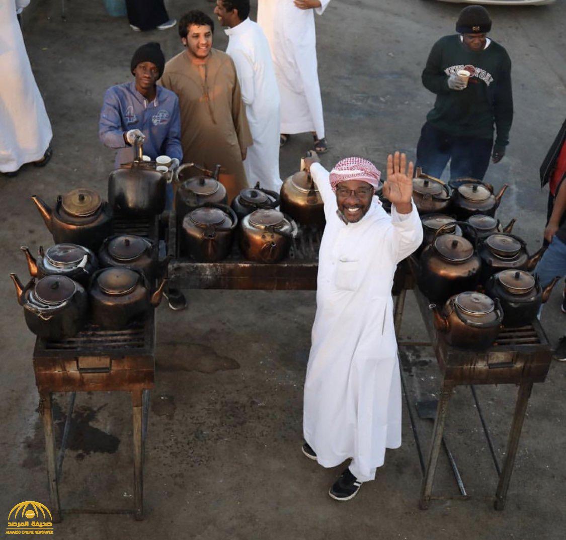 هاشتاق وفاة "أبو وليد" أشهر بائع شاي جمر بالرياض يتصدر تويتر