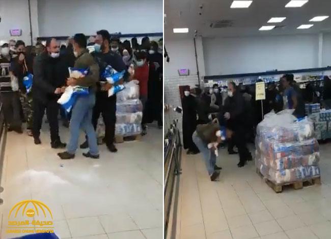 شاهد: مشاجرة بين لبنانيين داخل أحد المتاجر بسبب "السكر المدعوم"