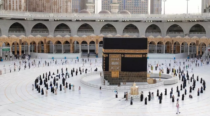 "الحج" تكشف عن ضوابط وآليات إصدار تصاريح العمرة والصلاة خلال رمضان