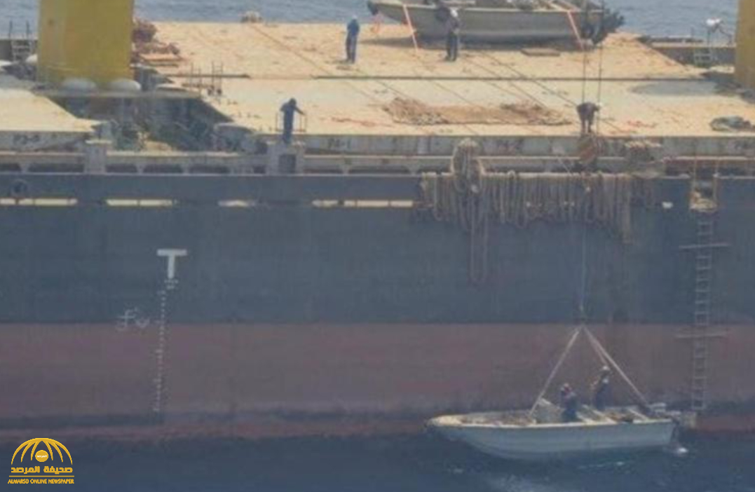 شاهد.. إسرائيل تستهدف سفينة تجسس تابعة لـ"الحرس الثوري" الإيراني في البحر الأحمر