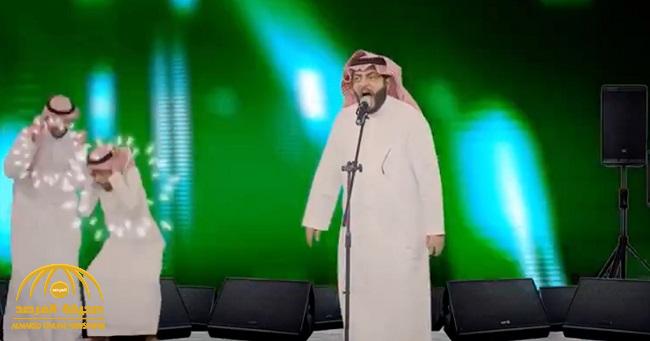 شاهد: خالد الفراج يتقمص شخصية تركي آل الشيخ في أول حلقة لـ"استوديو 21" الساخر