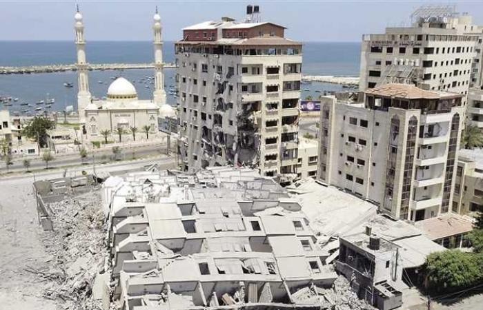 "ولا يهمك الكل طلع من العمارة".. رويترز تكشف اللحظات التي تسبق استهداف إسرائيل للمباني في غزة