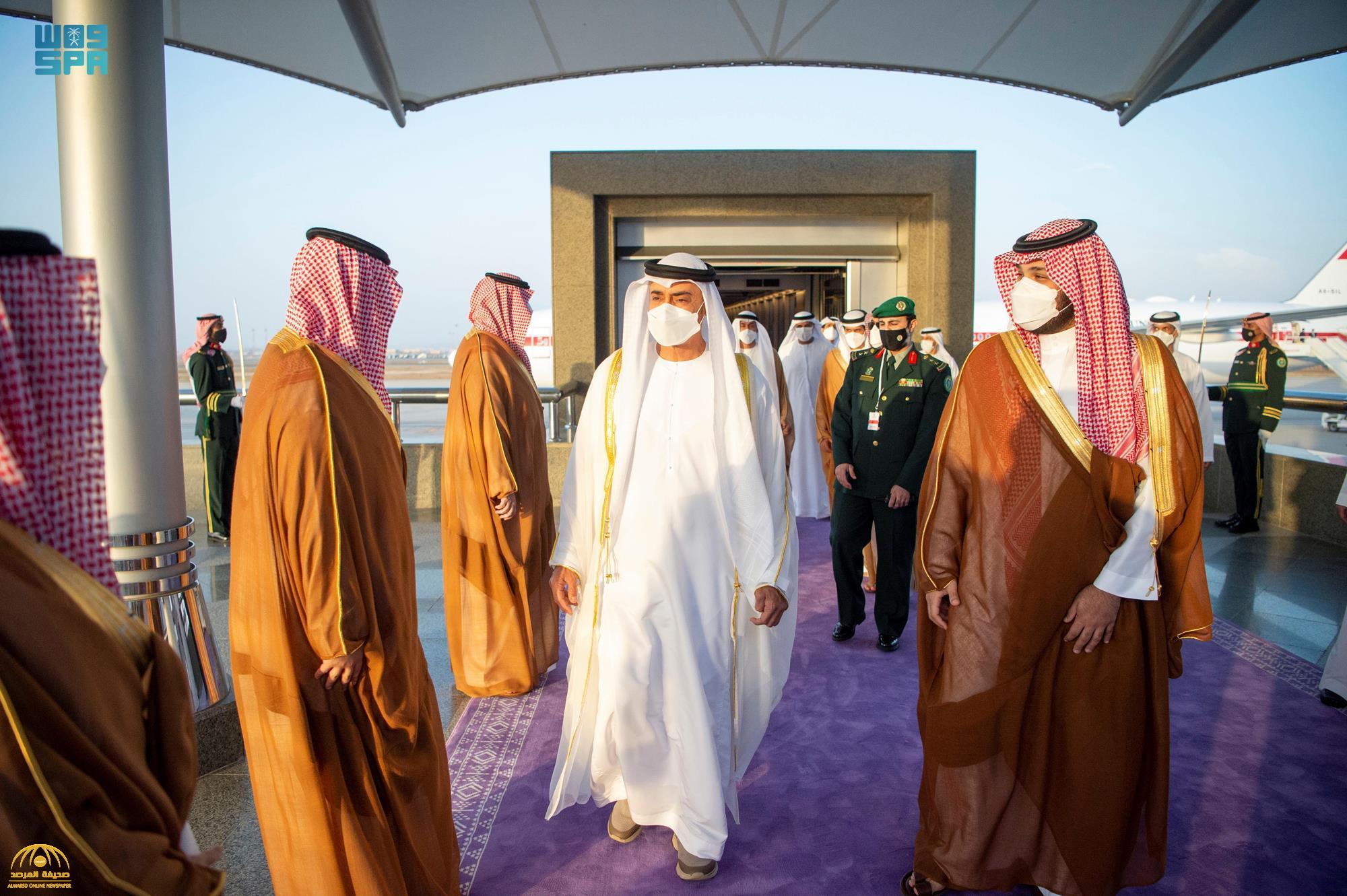 بالصور: ولي العهد الأمير" محمد بن سلمان "  يستقبل  ولي عهد أبو ظبي بمطار الملك عبدالعزيز الدولي