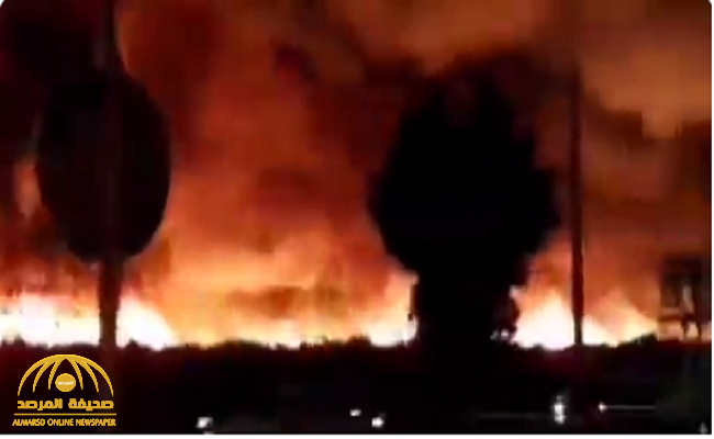 بالفيديو.. حريق هائل بمدينة بوشهر التي تضم محطة نووية في إيران