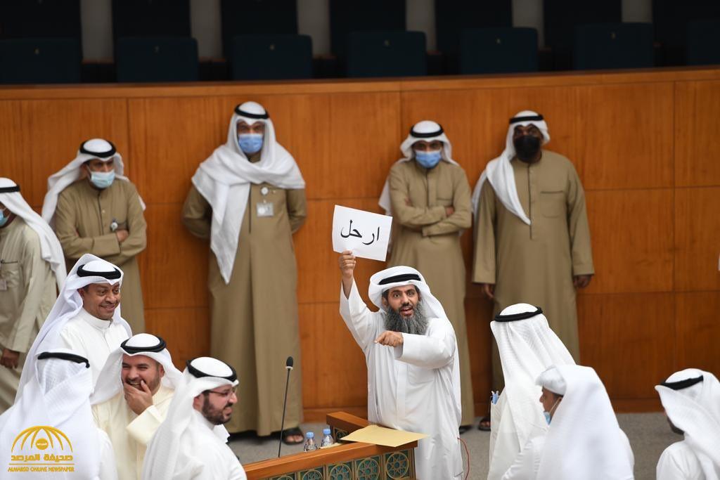 شاهد : خلاف على الكراسي داخل مجلس الأمة بالكويت ..  والغانم يرفع الجلسة