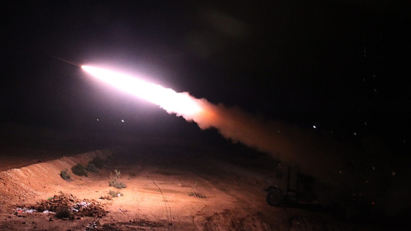 الجيش الأمريكي يعلن عن تعرض قواته في سوريا لهجوم صاروخي