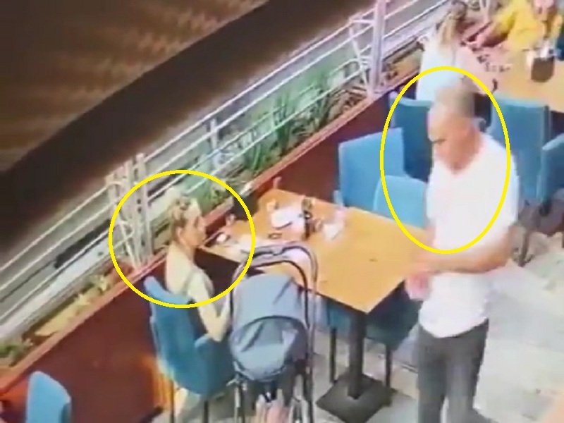 شاهد .. فيديو صادم لتركي يكسر الزجاج على رأس زوجته في مقهى ويطعنها