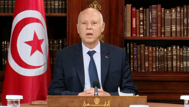 5 سيناريوهات محتملة للأزمة في تونس بعد قرارات "قيس سعيد"