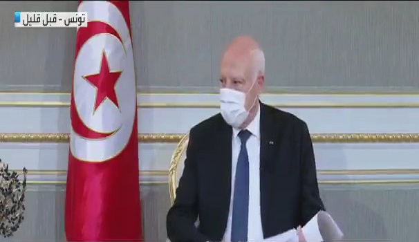 الرئيس التونسي يكشف عن عدد الأشخاص الذين نهبوا أكثر من 4 مليار دولار .. ويضع خيارًا أمامهم (فيديو)