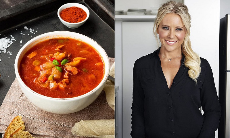أخصائية تغذية أسترالية تكشف عن وصفة لتحضير حساء  "التخلص من السموم"